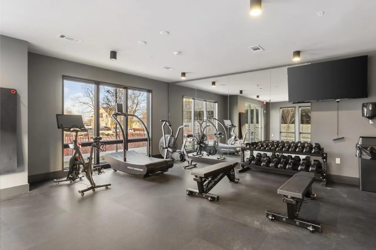Luxury 2 Bedroom 4 Bed With Huge Wrap Around Patio Gym And Pool ナッシュビル アパート