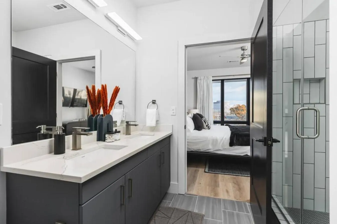 Luxury 2 Bedroom 4 Bed With Huge Wrap Around Patio Gym And Pool ナッシュビル