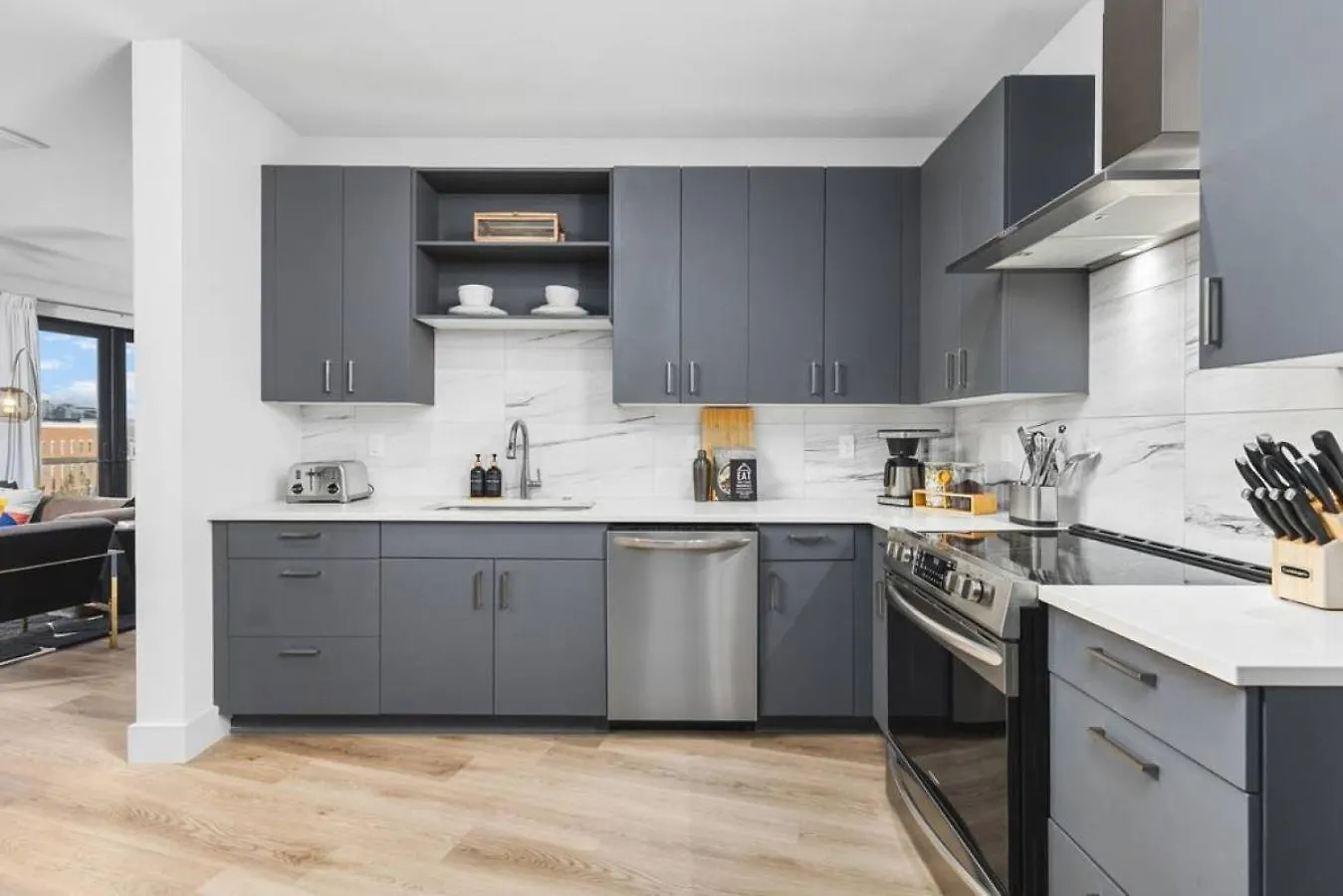 Luxury 2 Bedroom 4 Bed With Huge Wrap Around Patio Gym And Pool ナッシュビル アパート