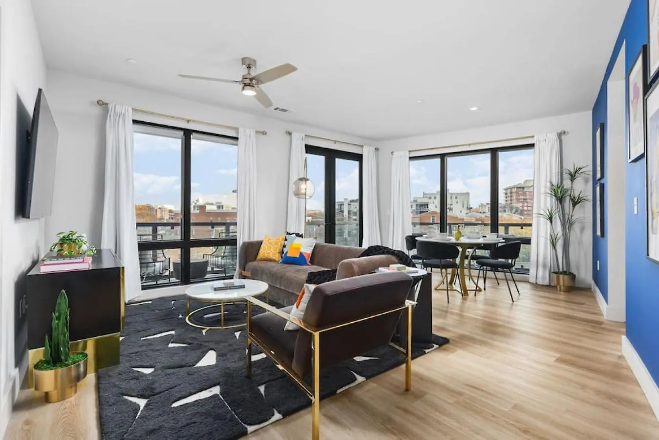 Luxury 2 Bedroom 4 Bed With Huge Wrap Around Patio Gym And Pool ナッシュビル